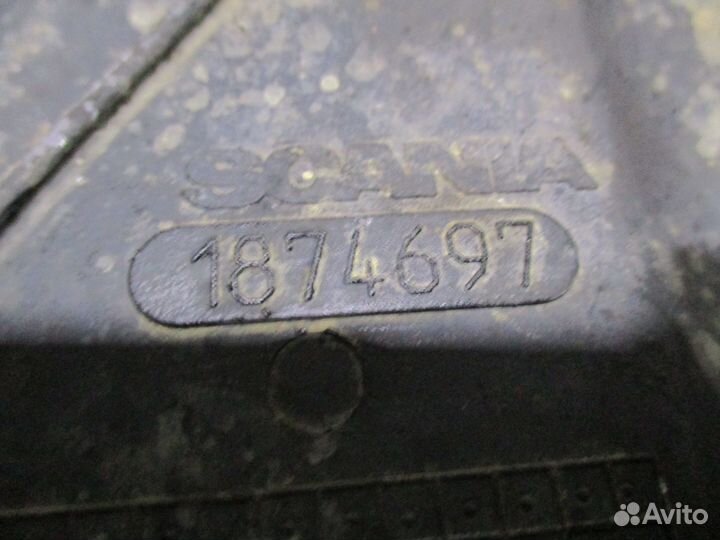 Боковая крышка двс с теплообменником Scania 154368