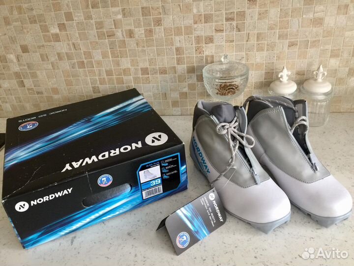 Ботинки лыжные новые 39 размер