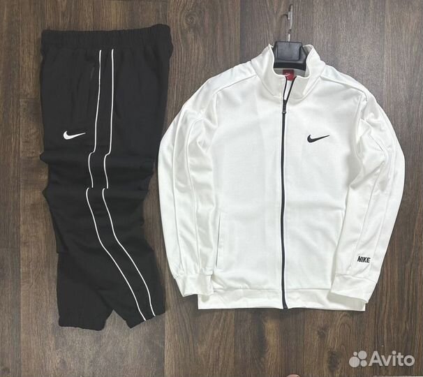 Спортивные костюмы Nike