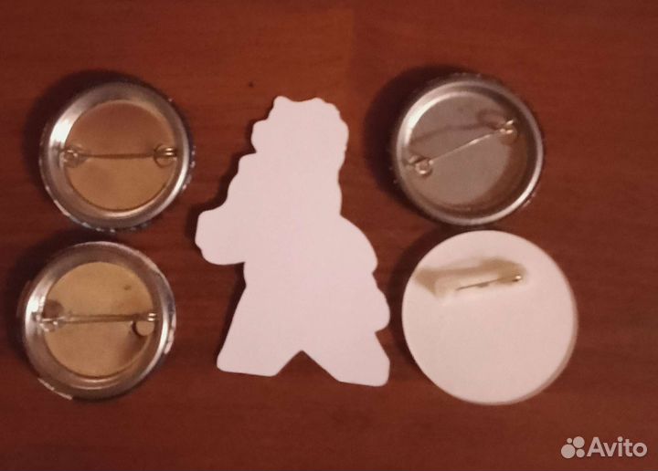 Аниме значки