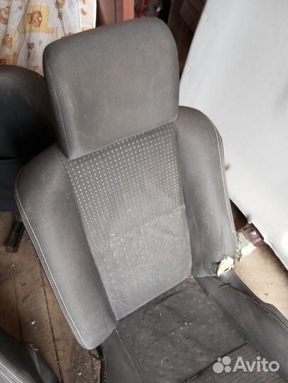 Сиденья передние рено меган 2 megan