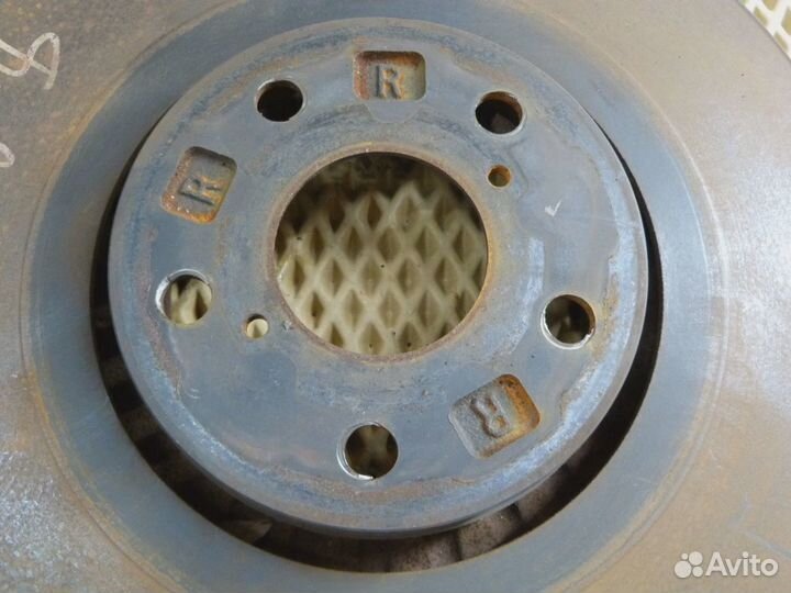 Комплект передних суппортов Lexus IS 250/350 2005-2013 (4775022460 4773022460 4351222260)