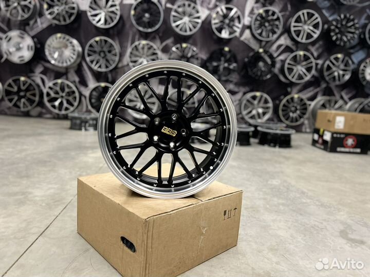 Диски 8x18 5x114.3 ET35