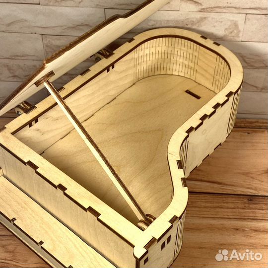 Подарочная шкатулочка в виде рояля