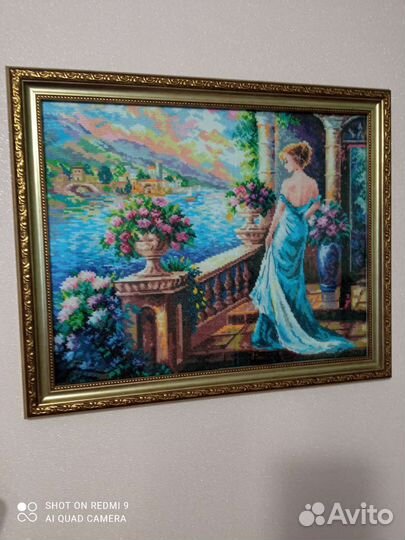 Картина вышита крестиком