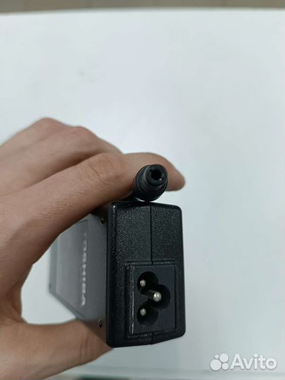 Блок питания для ноутбука toshiba 15V 5A оригинал