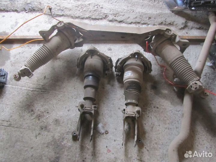 Пневмоамортизаторы задние VW Touareg 2002-2010