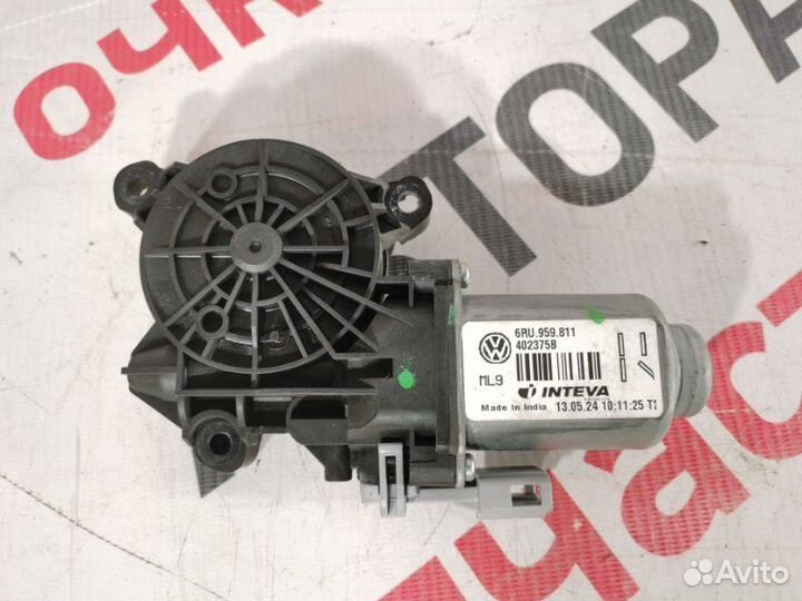 Мотор стеклоподъемника задний левый Volkswagen