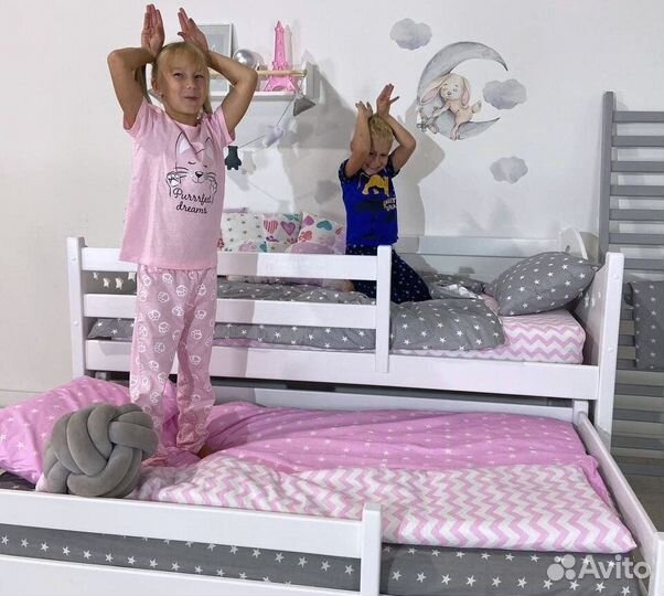 Детская кровать с выдвижным спальным местом