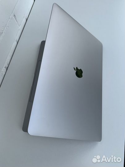 MacBook Pro 15 2019 i9 2.3/16/512 Идеал