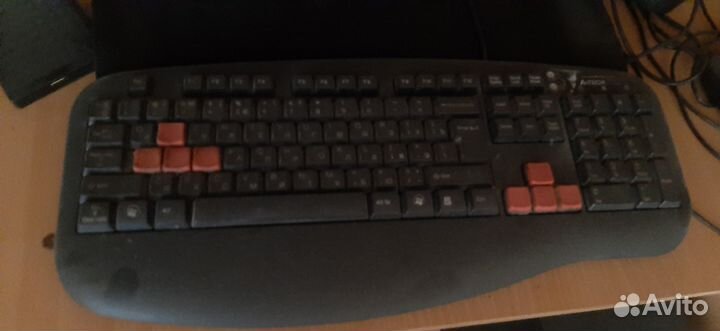 Продам игравую клавиатуру и монитор