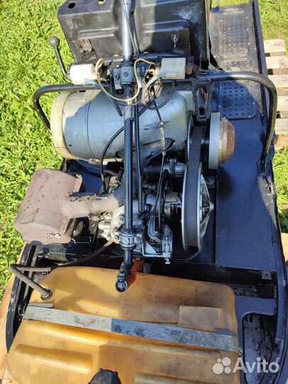 Продам снегоход буран