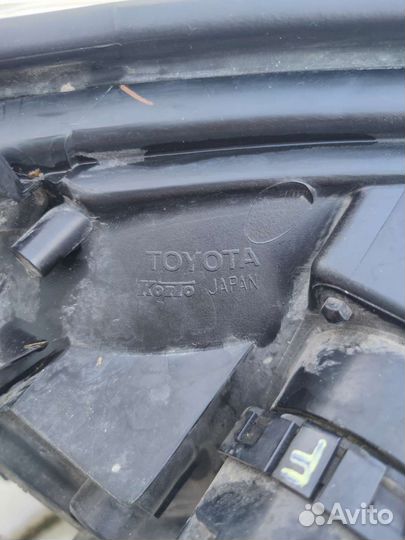 Фара левая Тойота Ленд круизер 200