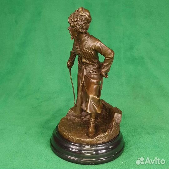 Скульптура бронза Линейный казак 2 заметил врага