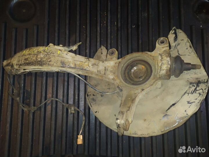 Цапфа (кулак поворотный) передняя левая Honda