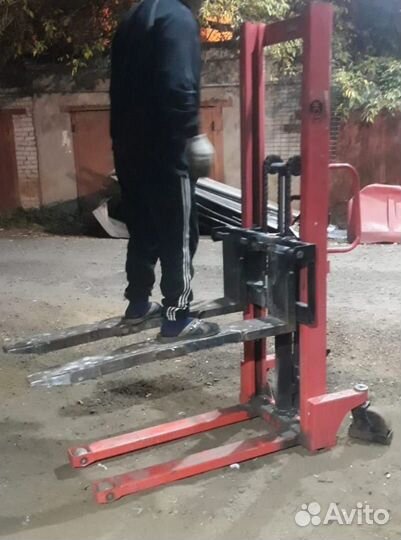 Домкрат подкатной 2т