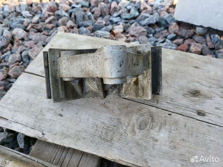 Подушка опора раздаточной коробки АКПП Stinger Kia