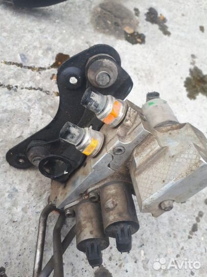 Блок клапанов стабилизатора мерседес GLS 166