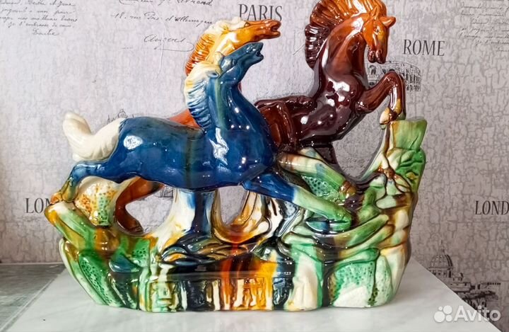 Статуэтка лошади гипс