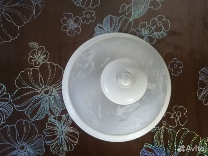 Плафон с цоколем е27