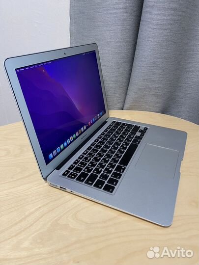 Apple MacBook Air 13 i5/ssd 256/4 новая батарейка