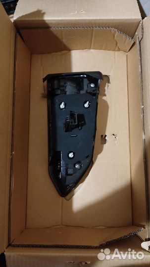 Фонарь задний внутренний правый Volkswagen Touareg