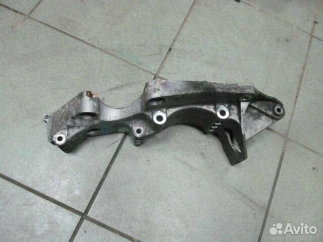 Кронштейн генератора Volkswagen