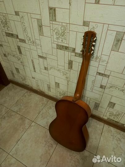 Акустическая гитара