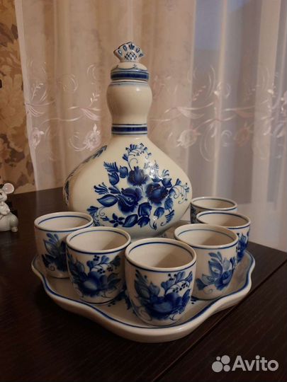 Гжель графин рюмки поднос, конфетница/сахарница