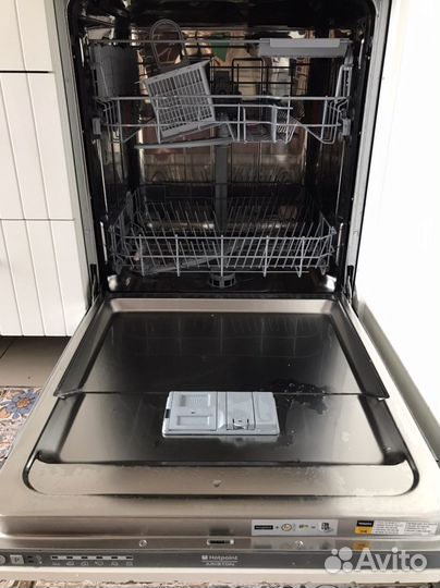 Посудомоечная машина Ariston Hotpoint