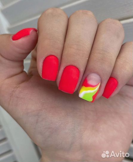 Мастер маникюра и педикюра