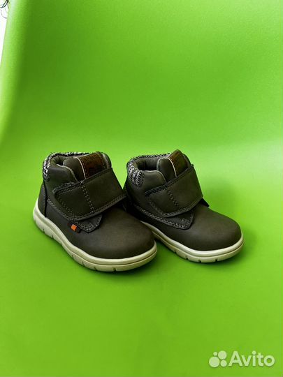 Ботинки для мальчика 22