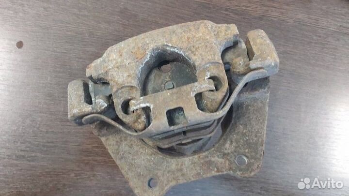 Суппорт тормозной задний левый Bmw X3 2.0D E83 N47