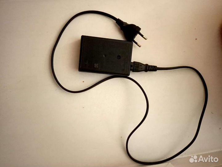 Зарядное устройство Sony