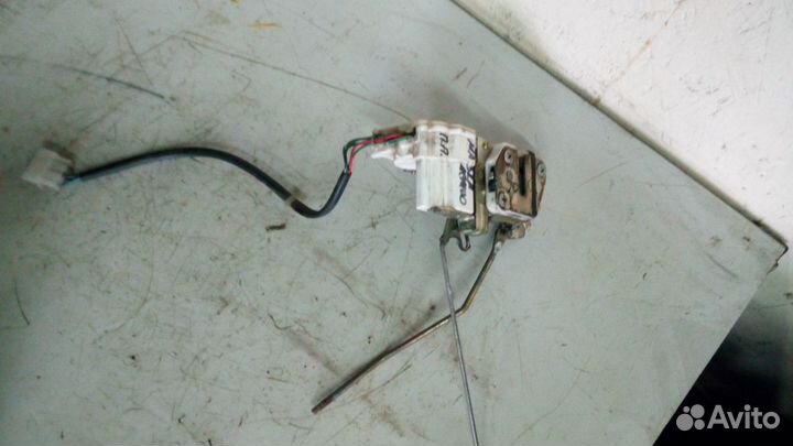 Мазда демио замок передней правой двери