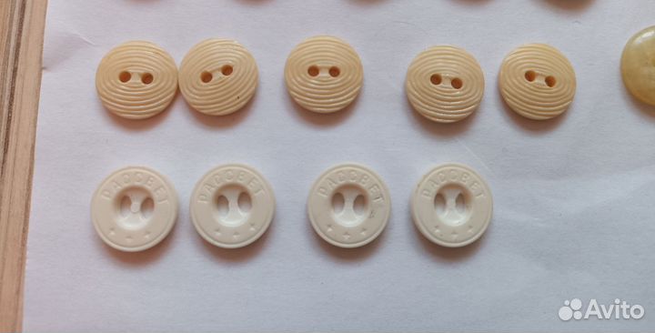 Пуговицы СССР, металлические, стеклянные)