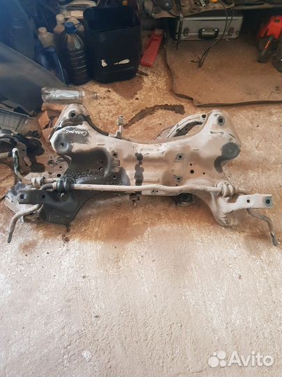 Передний подрамник Hyundai Solaris