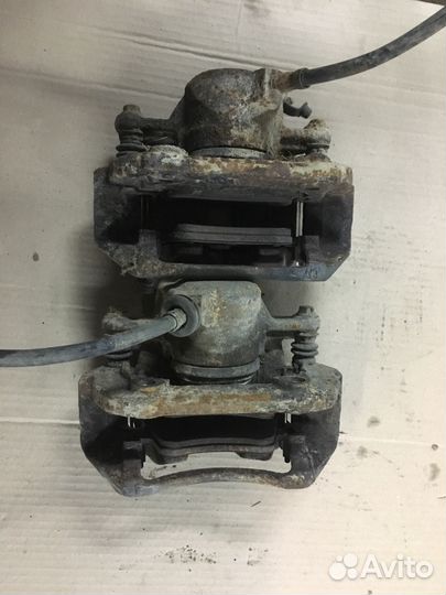 Суппорт передний Mercedes w203