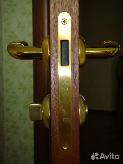 Установка межкомнатных дверей