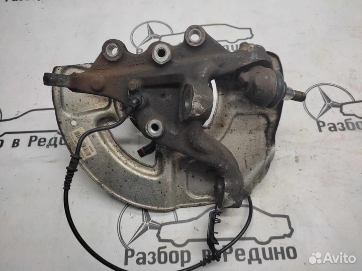 Кулак поворотный передний правый w218 CLS-class