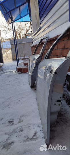 Продам двери на лада веста
