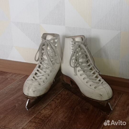 Фигурные коньки wifa 32LL