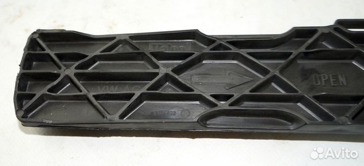 Крышка салонного фильтра 1K0819422 VW Jetta 6