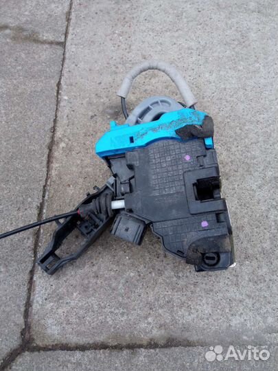 Kia Ceed 2 задний правый замок