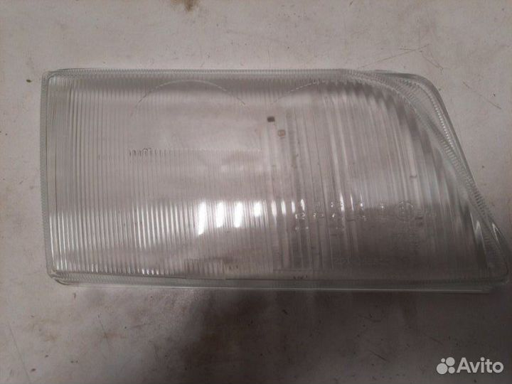 Стекло фары правой Audi A6 C4 1994-1997 128C