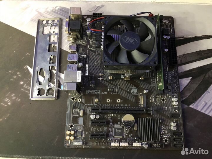 Материнская плата с Ryzen 3 Pro, 8Gb DDR4