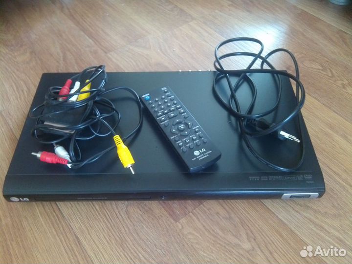 DVD проигрователь LG DV840