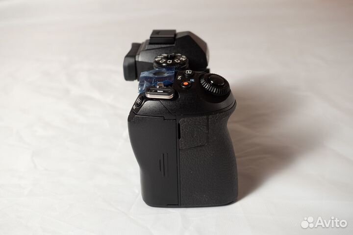 Фотоаппарат Olympus OM-D E-M1 Mark II