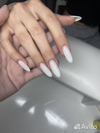 Модель на маникюр