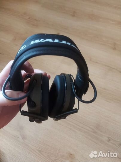 Активные наушники howard impact и wolkers razor